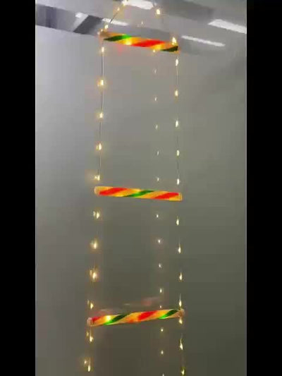 ClimbSanta™ – LED-Leiter-Deko mit Weihnachtsmann & Lichterkette